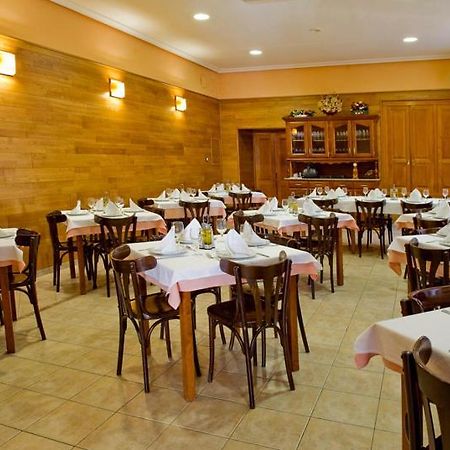 Hotel Restaurante La Casilla Cangas De Narcea Eksteriør billede