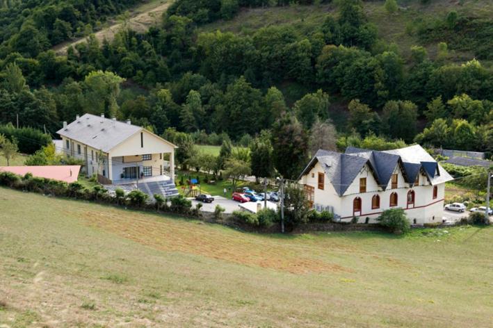 Hotel Restaurante La Casilla Cangas De Narcea Eksteriør billede