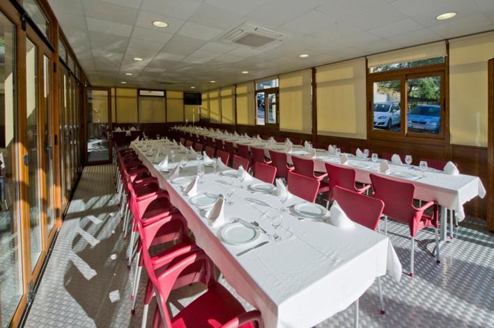 Hotel Restaurante La Casilla Cangas De Narcea Eksteriør billede