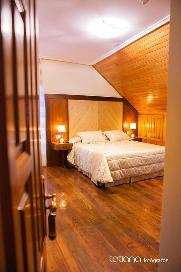 Hotel Restaurante La Casilla Cangas De Narcea Eksteriør billede