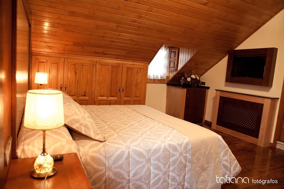 Hotel Restaurante La Casilla Cangas De Narcea Eksteriør billede